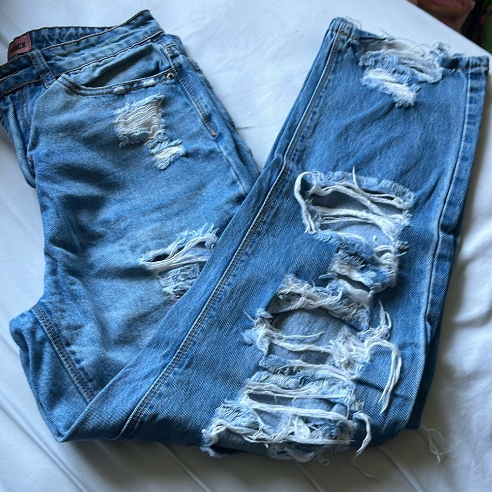 High waisted ripped jeans
